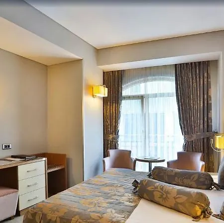 Momento - Special Category Hotel