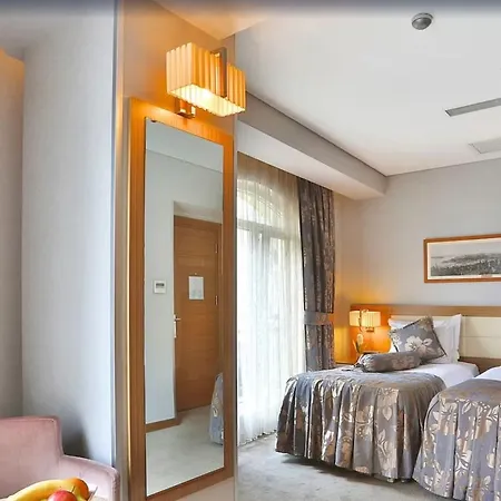 Momento - Special Category Hotel