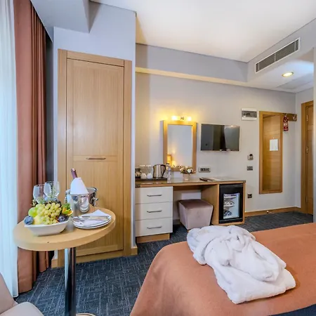 Momento - Special Category Hotel