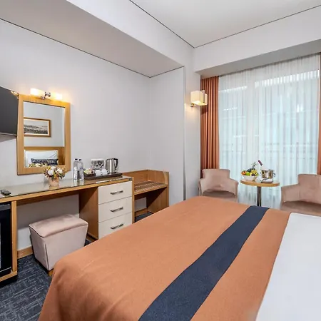 Momento - Special Category 4*