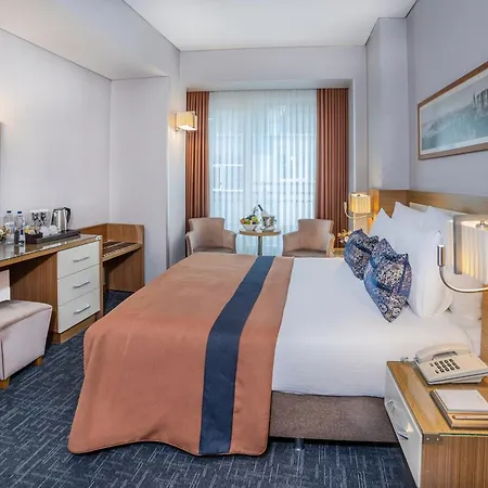 Momento - Special Category 4*