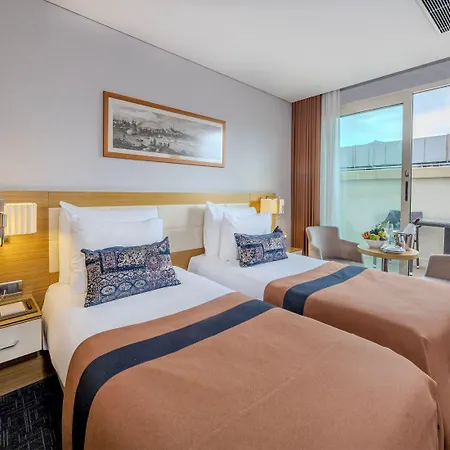 Momento - Special Category Hotel