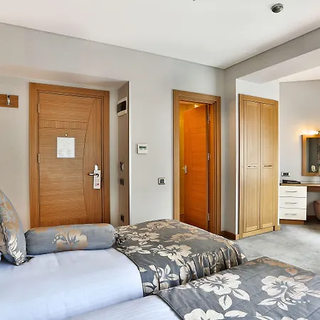 Momento - Special Category Hotel