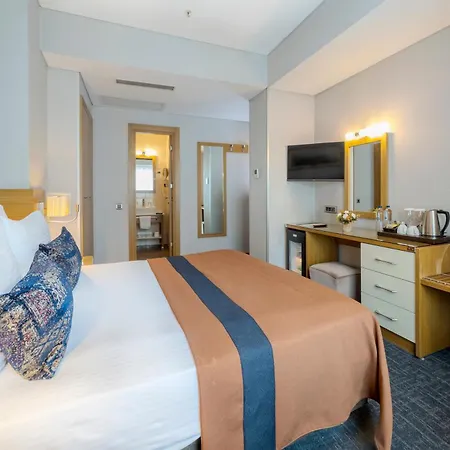 Momento - Special Category 4*